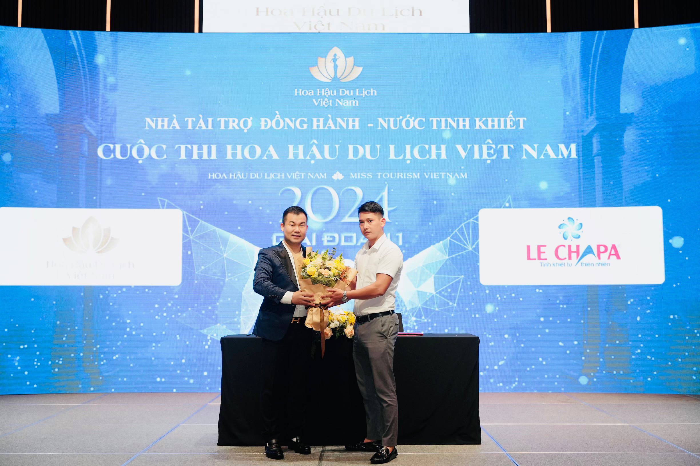 Giải thưởng 17 Z5421608076981 00739dd20a0af975f0bb44ab247b91ed (1)
